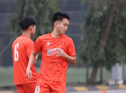 Việt kiều Andrej Nguyễn An Khánh bất lợi ở U22 Việt Nam