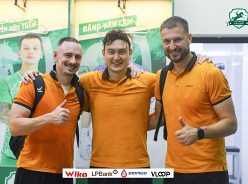Thủ môn Văn Lâm trải lòng sau chiến tích thăng hạng sớm