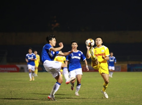VIDEO: SLNA hủy diệt đội bóng của tuyển thủ ĐT Việt Nam ở giải trẻ