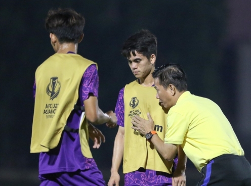 VIDEO: HLV Hoàng Anh Tuấn ra mệnh lệnh cho U23 Việt Nam trước tứ kết