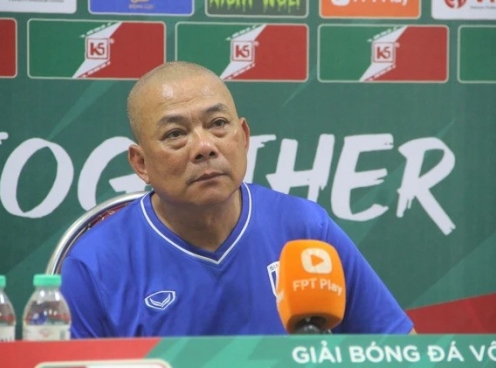 Không có cầu thủ lên ĐT Việt Nam, HLV SLNA nói lời cực bất ngờ