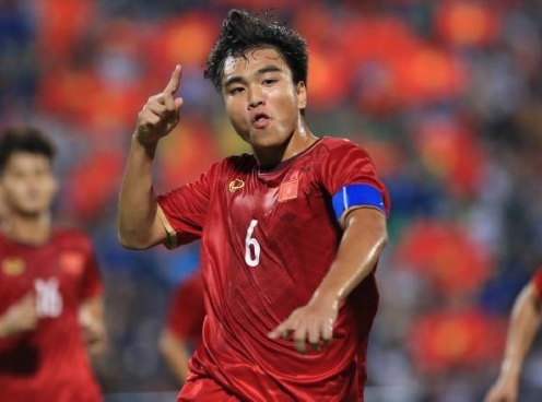 Báo Trung Quốc chỉ thẳng cầu thủ hay nhất U19 Việt Nam