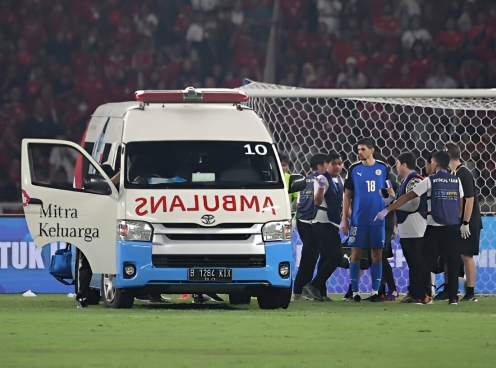Cầu thủ Philippines bất tỉnh, nhập viện khi đang đấu ĐT Indonesia