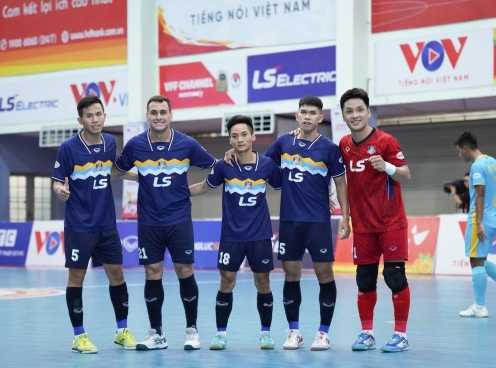 Đội bóng Việt Nam sang Nga thi đấu