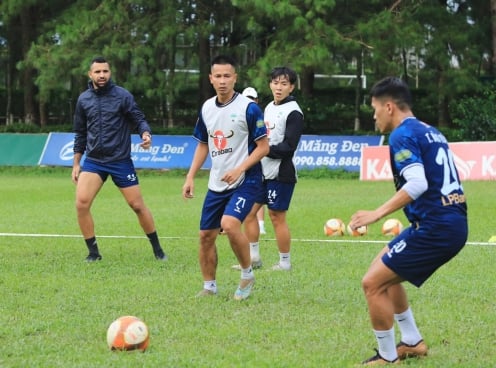 Video: HLV Brazil hướng dẫn HAGL tập bài 'độc lạ'