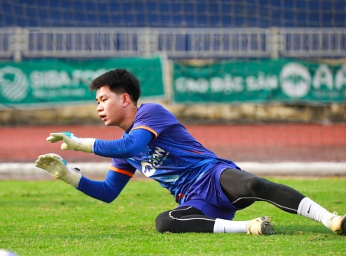 Thủ môn ĐT Việt Nam lại chấn thương khiến HLV Kim Sang Sik lo sốt vó