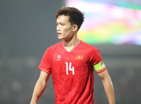 Hoàng Đức sang Man City