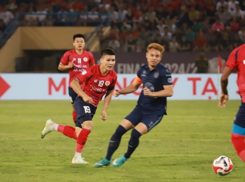 Quang Hải lên tiếng về va chạm nảy lửa với Theerathon Bunmathan