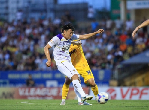 Hà Nội FC gửi công văn kiến nghị trọng tài vì làm sai luật