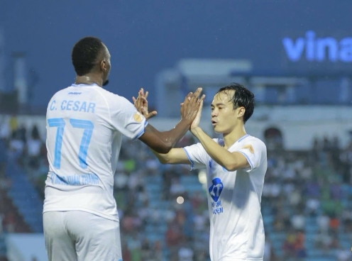 Trực tiếp Nam Định 5-1 HAGL: Vỡ trận