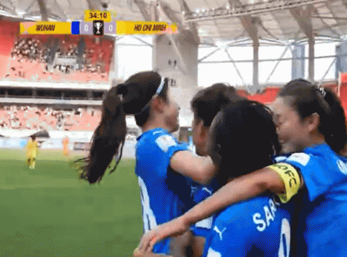 Trực tiếp TPHCM 0-1 Wuhan Jiangda: Chủ nhà mở tỉ số