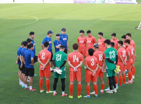 2 cầu thủ đầu tiên chia tay ĐT Việt Nam
