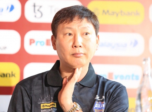 Truyền thông Malaysia đặc biệt 'cảnh báo' đội nhà về HLV Kim Sang Sik