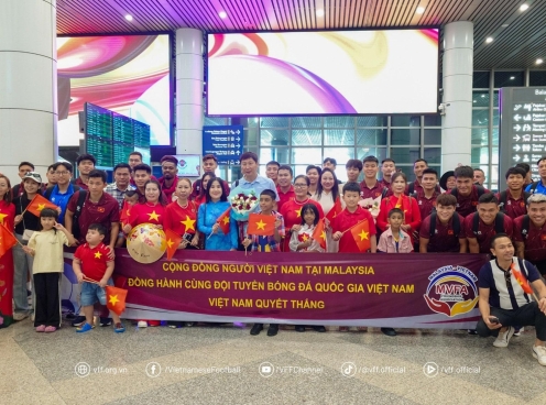 Vừa tới Malaysia, ĐT Việt Nam nhận 'doping tinh thần' cực lớn