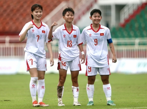Việt Nam thắng đậm 8-0, chính thức vào bán kết với ngôi đầu