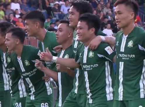 Trực tiếp Bình Phước 1-0 Long An: Phi Sơn mở tỉ số