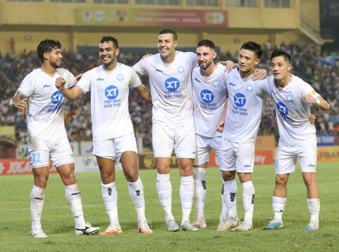 Nam Định đá 3 trận trên sân nhà ở Shopee Cup