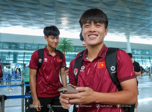Nhà vô địch U23 Đông Nam Á lên đường về nước, gây sốt ở sân bay Indonesia
