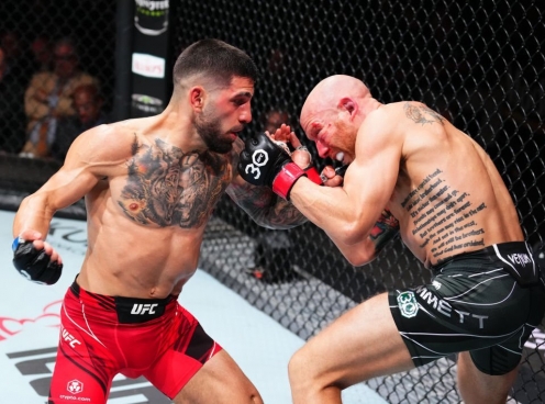 UFC Fight Night: Ilia Topuria đánh bại Josh Emmett, gửi chiến thư đến Max Holloway