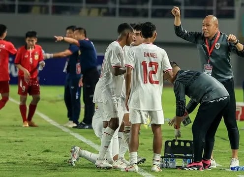 HLV Indonesia nói gì về hành động tranh cãi ở trận thắng Việt Nam 5-0?