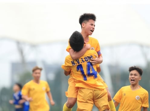 VIDEO: Vỡ òa bàn thắng phút bù giờ, Hà Nội thẳng tiến vào bán kết U17 QG