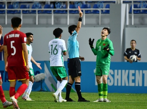 Thủ môn U23 Việt Nam hé lộ bất ngờ về tấm thẻ đỏ ở giải châu Á