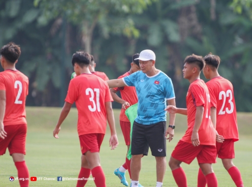 U16 Việt Nam bất ngờ đón tin mừng trước chung kết với Indonesia