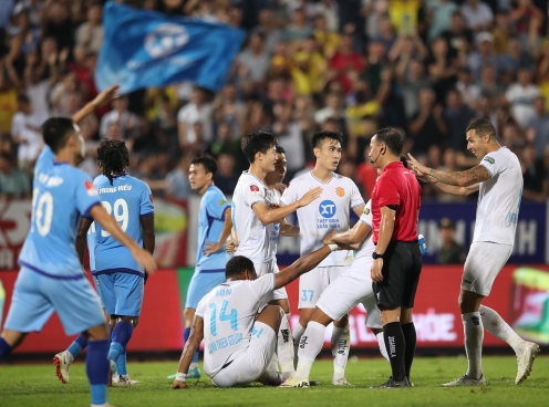 LĐBĐ Việt Nam phạt đội đầu bảng V-League