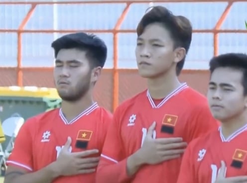 Xúc động: U19 Việt Nam mang băng tang thi đấu, AFF dành 1 phút mặc niệm