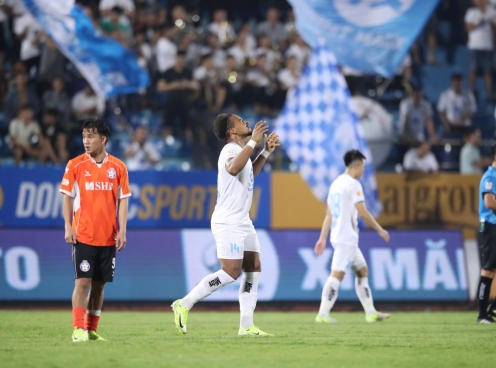 Xuân Son tỏa sáng, Nam Định đại thắng áp sát ngôi đầu V-League