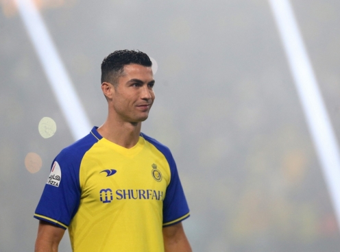 Ronaldo bất ngờ được 'ông lớn' Premier League quan tâm