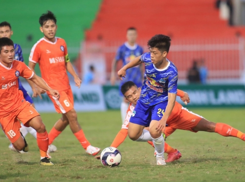 Xuất hiện cầu thủ trẻ nhất V-League 2022, tương lai của bóng đá Việt Nam