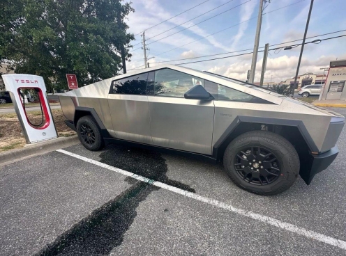 Tesla Cybertruck hỏng nặng dù mới lái hơn 50 km, hãng muốn ‘phủi’ trách nhiệm?