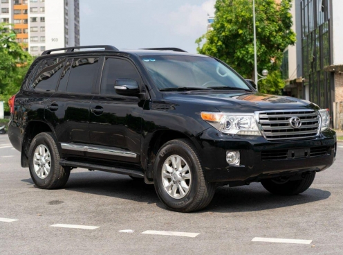 ‘SUV chủ tịch’ Toyota Land Cruiser 2015 lăn bánh 9 năm mất giá gần 1 nửa