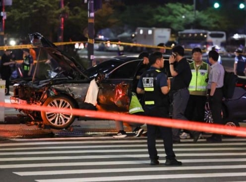 Ô tô lao vào giữa đám đông gây tai nạn kinh hoàng tại Hàn Quốc, 9 người thiệt mạng