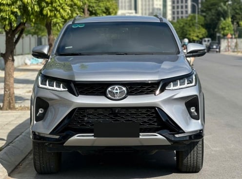 Toyota Fortuner 2024 chạy ‘siêu lướt’ 8.000 km lên sàn xe cũ với giá khó tin