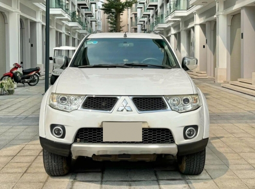 Mitsubishi Pajero Sport 2013 lăn bánh 11 năm lên sàn xe cũ với giá khó tin