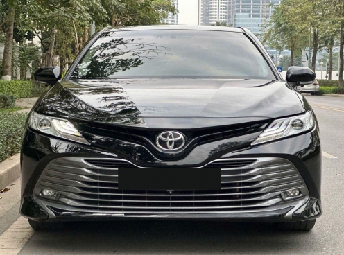 Sau 6 năm lăn bánh, Toyota Camry 2019 có giá bao nhiêu trên sàn xe cũ?