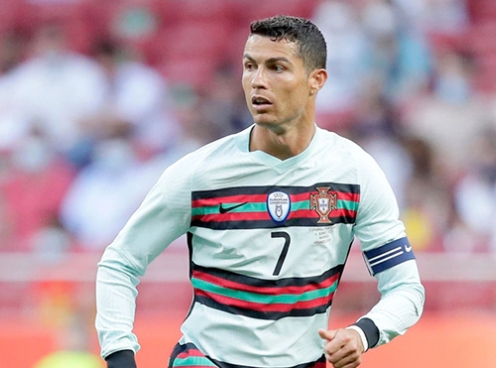 Lập hàng loạt kỷ lục, Ronaldo vẫn thua huyền thoại châu Á