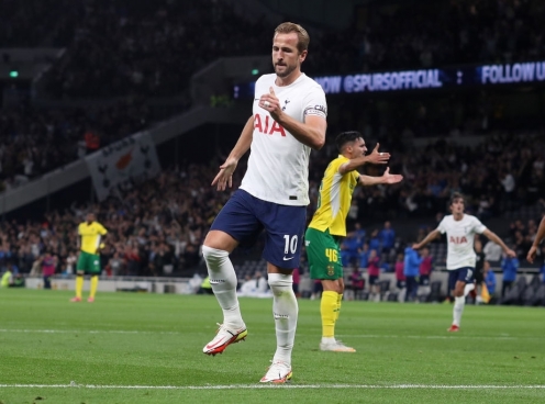 Harry Kane tỏa sáng, Tottenham giành vé vào vòng bảng Conference League