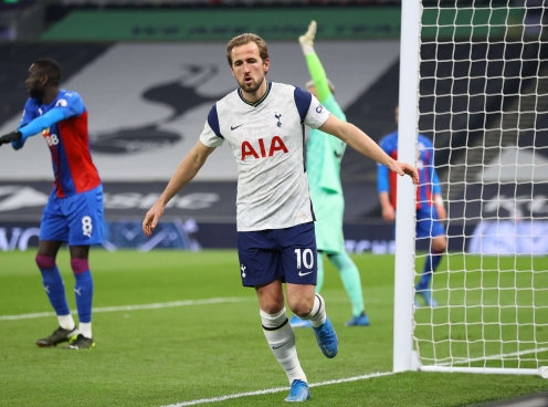 Harry Kane tỏa sáng, Tottenham dễ dàng hủy diệt Crystal Palace