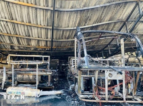 Lại cháy xe điện chở du khách tại Hội An, 21 chiếc bị thiêu rụi hoàn toàn