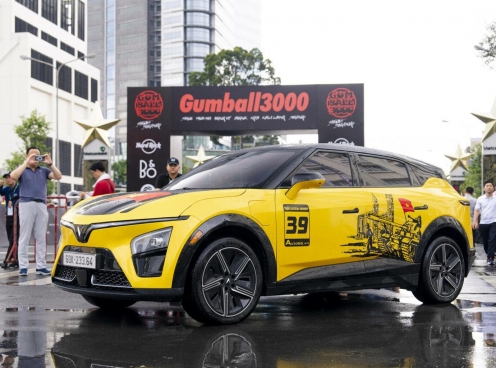 Dàn xe điện VinFast VF 7 và VF 9 đồng hành cùng các KOL hàng đầu thế giới tại Gumball 3000