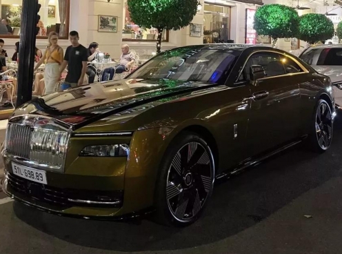 Xe điện siêu sang Rolls-Royce Spectre lăn bánh trên đường phố Việt: Biển đấu giá, màu sơn thời trang