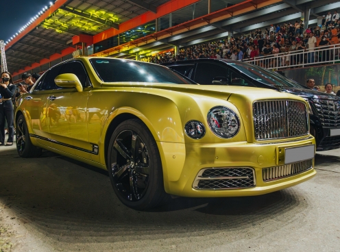 Siêu phẩm Bentley Mulsanne EWB của vợ chồng bà Nguyễn Phương Hằng có gì đặc biệt?