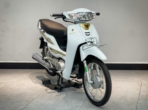 Cận cảnh Honda Dream 125 đời 2023 có giá hơn 100 triệu đồng tại Việt Nam