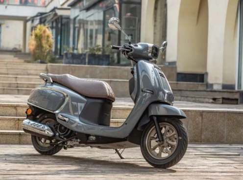 Suzuki US125 - Xe tay ga mang đậm phong cách retro, 'ăn xăng' chỉ 1,6 lít/100 km