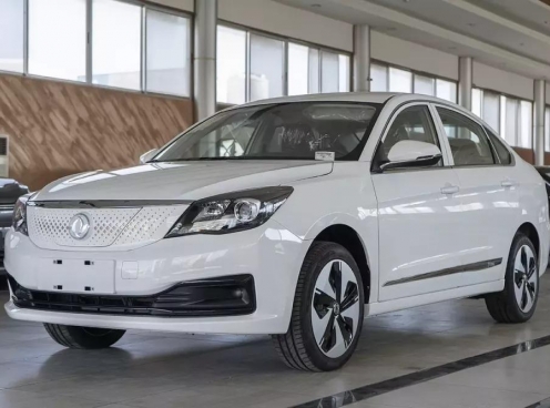 Chiêm ngưỡng xe điện giá rẻ Dongfeng E70 sắp về Việt Nam, cùng phân khúc với Mazda3