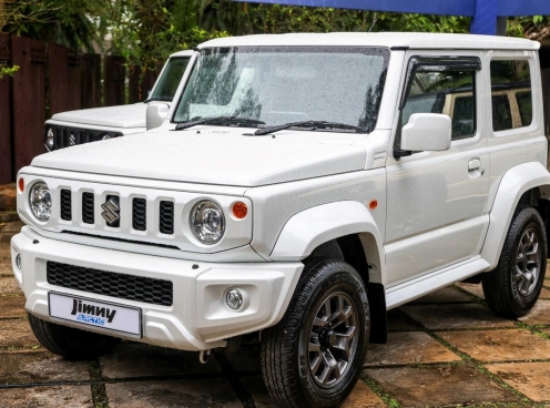 Vén màn Suzuki Jimny phiên bản 'Bắc Cực', giá quy đổi gần 1 tỷ đồng