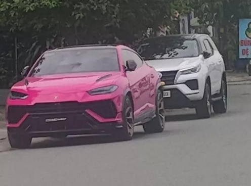 Siêu SUV Lamborghini Urus Performante màu độc xuất hiện trên đường phố Việt